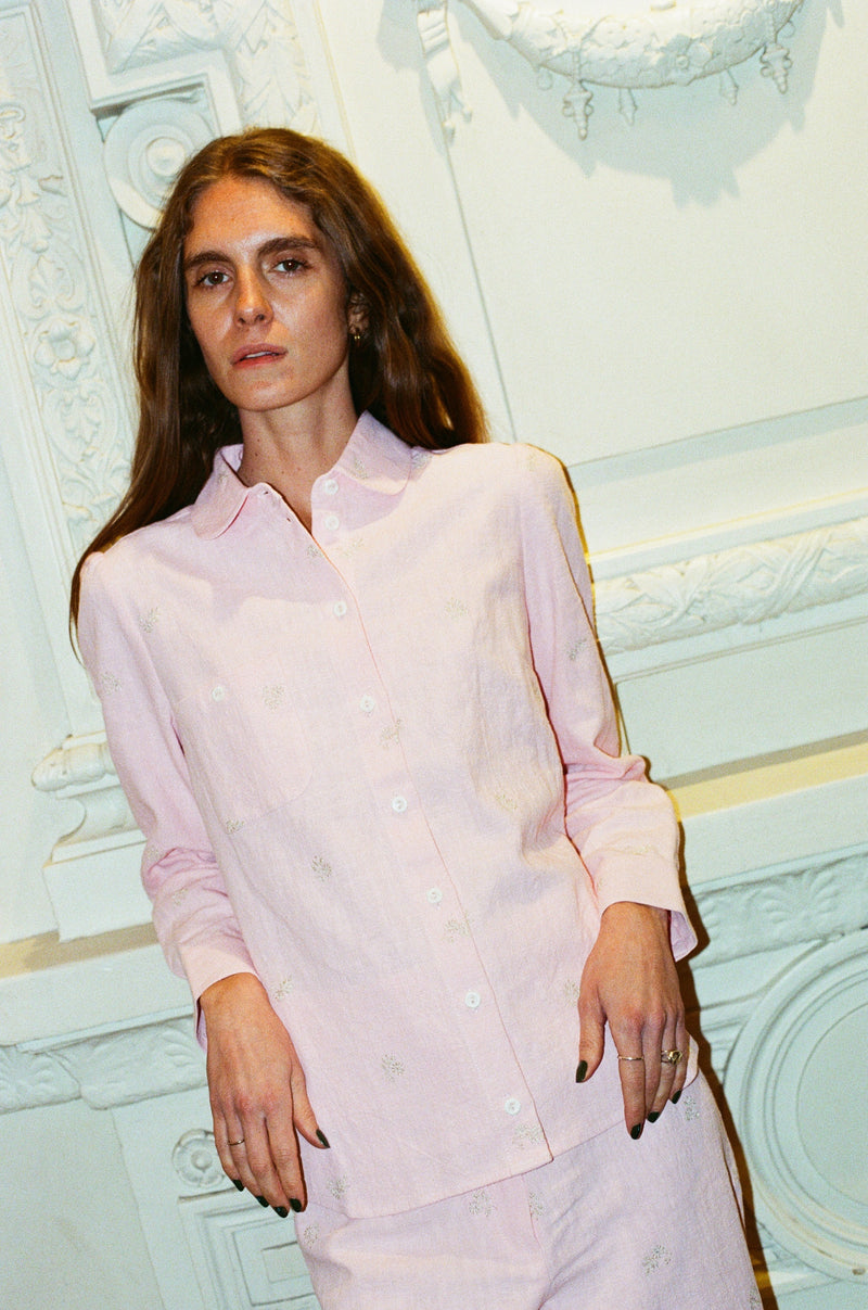 Vic shirt in embroidered pink linen