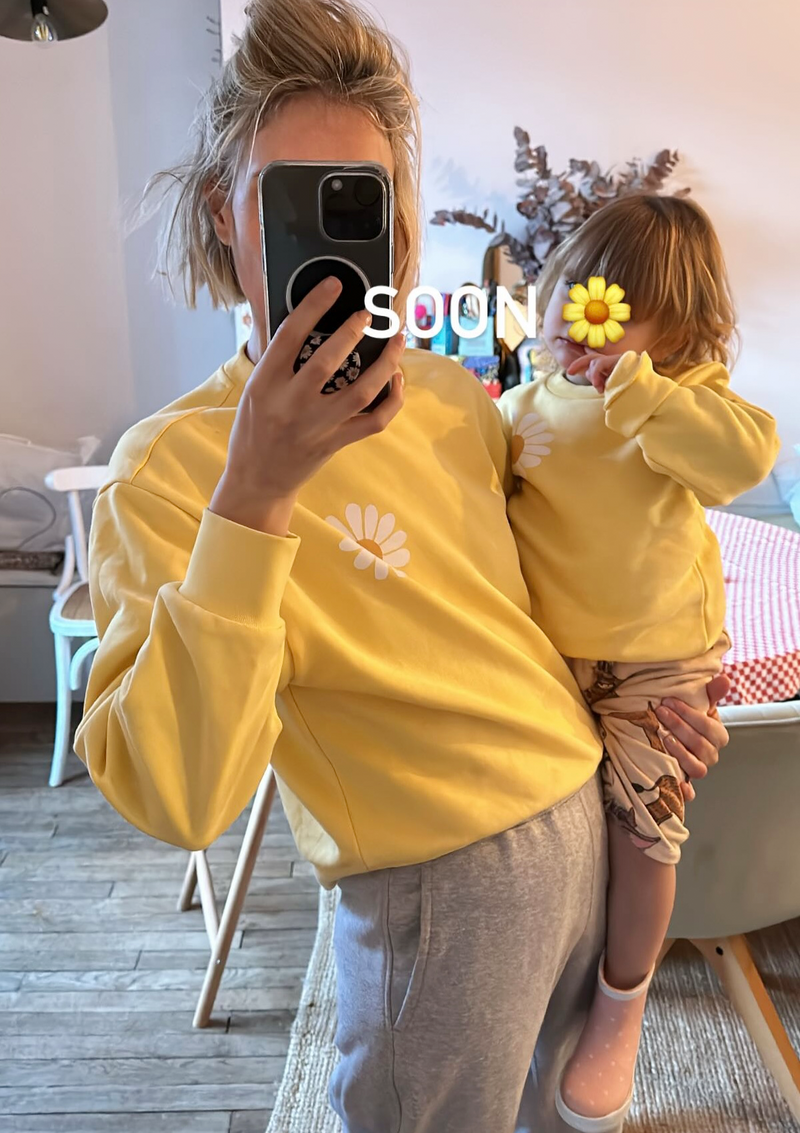 Yellow daisy sweatshirt